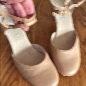 Dance shoe